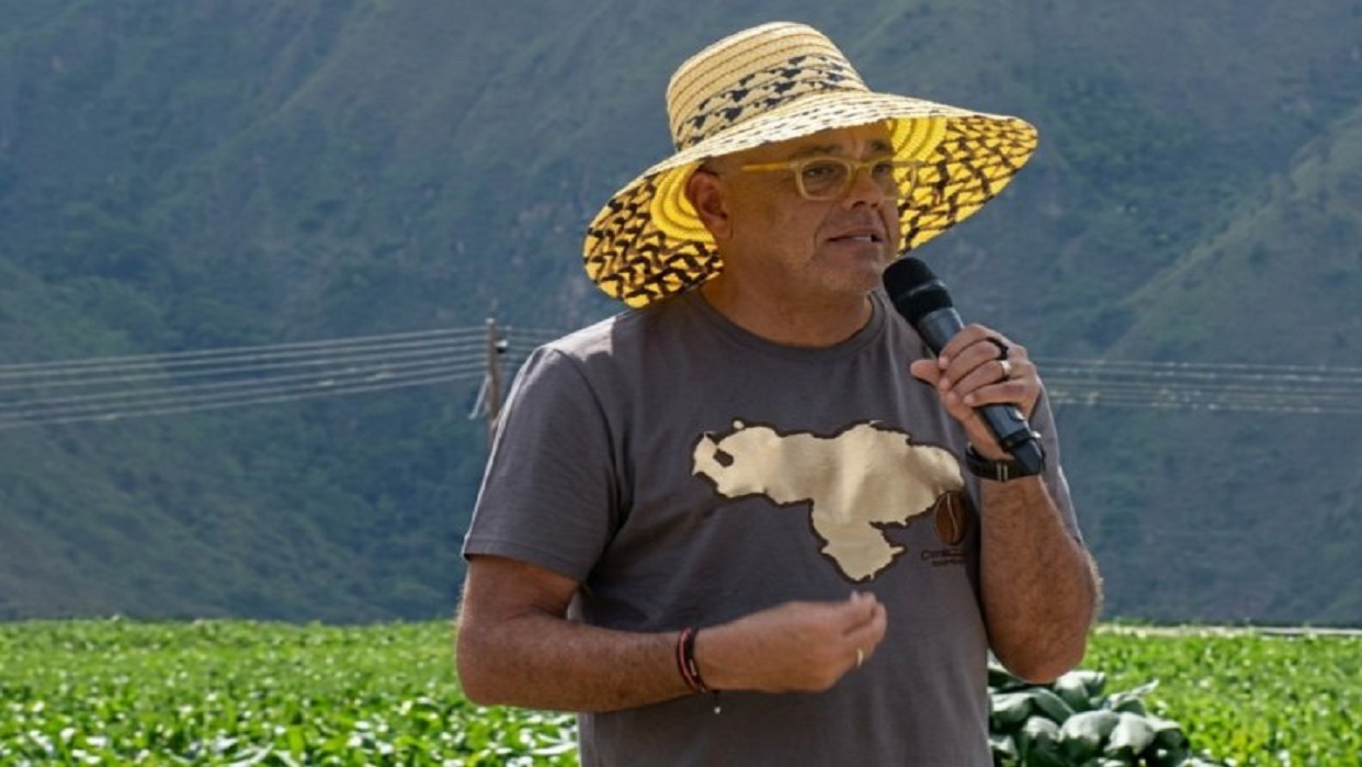Rodríguez anuncia distribución de combustible para productores trujillanos