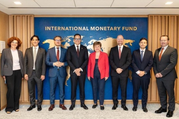 Equipo económico de Venezuela se reúne con FMI