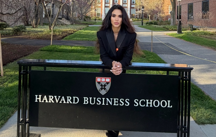 Venezolana Michell Roxana Castellanos gana Impact Leader Award en Harvard