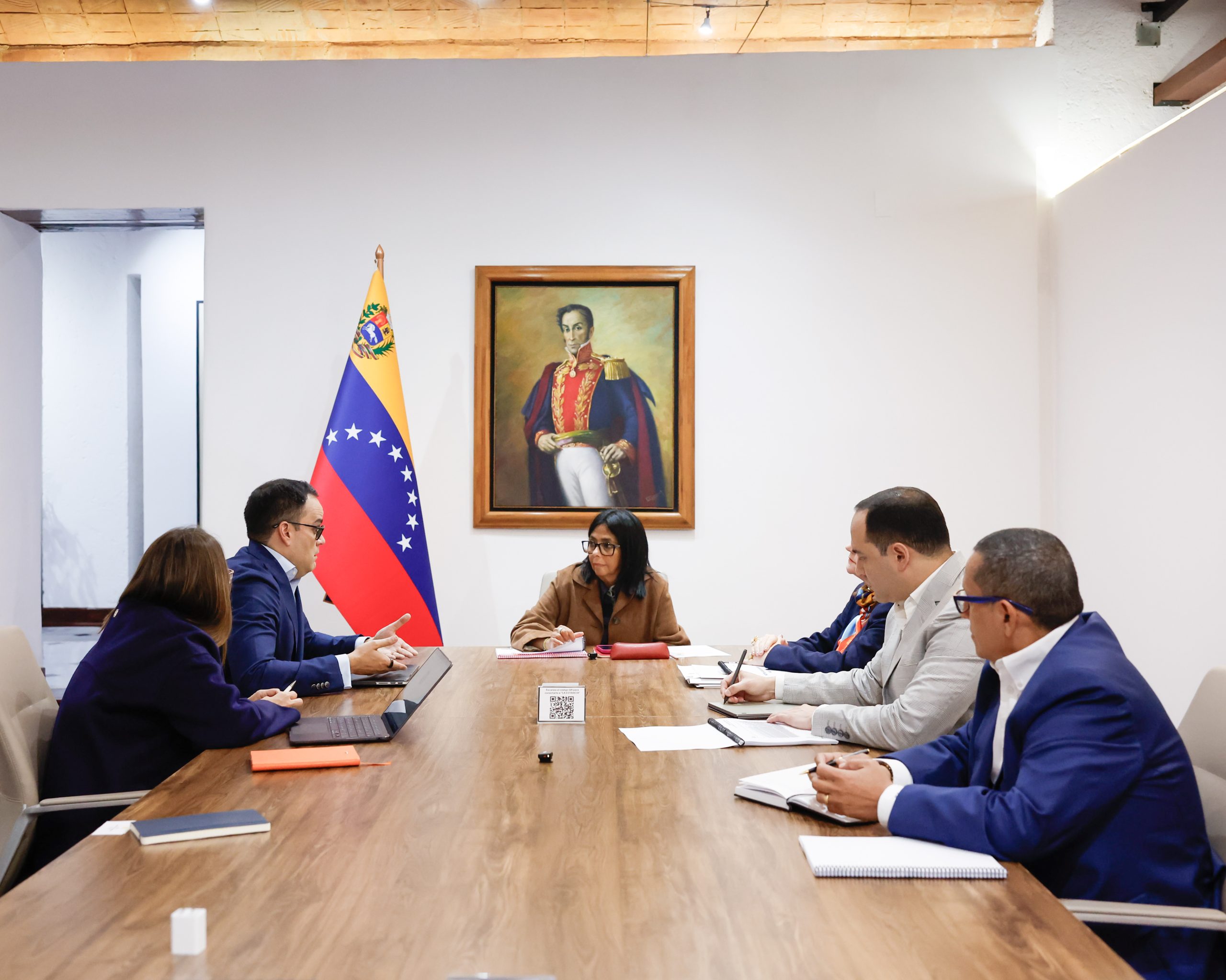 Delcy Rodríguez anuncia inversiones petroleras previo a viaje a India