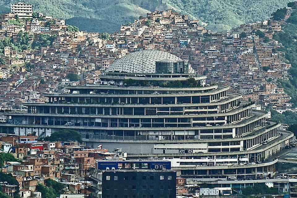 ONG desmiente cierre de El Helicoide y confirma 25 presos políticos