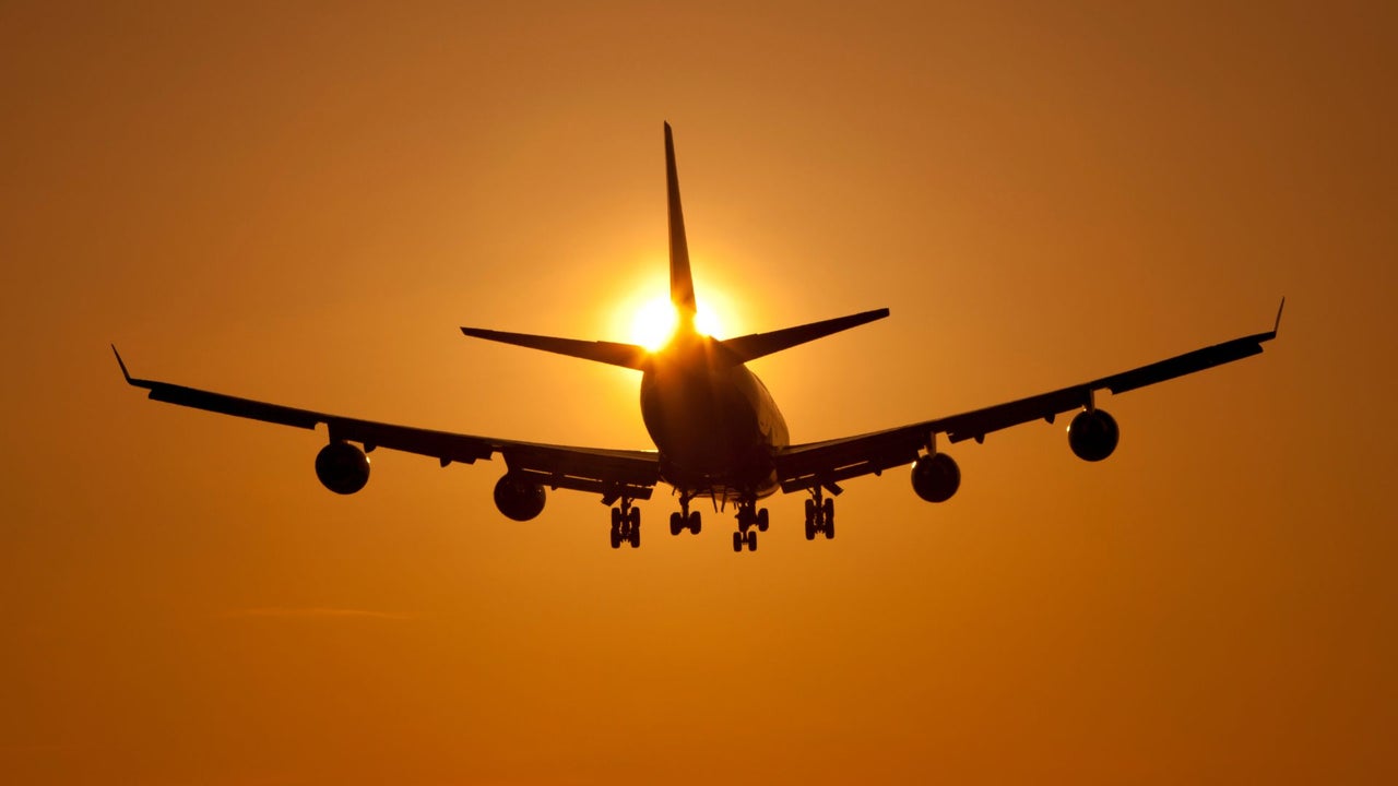 Aerolíneas extranjeras que operan en Venezuela deberán pagar combustible directamente a EE. UU. | NTN24.COM