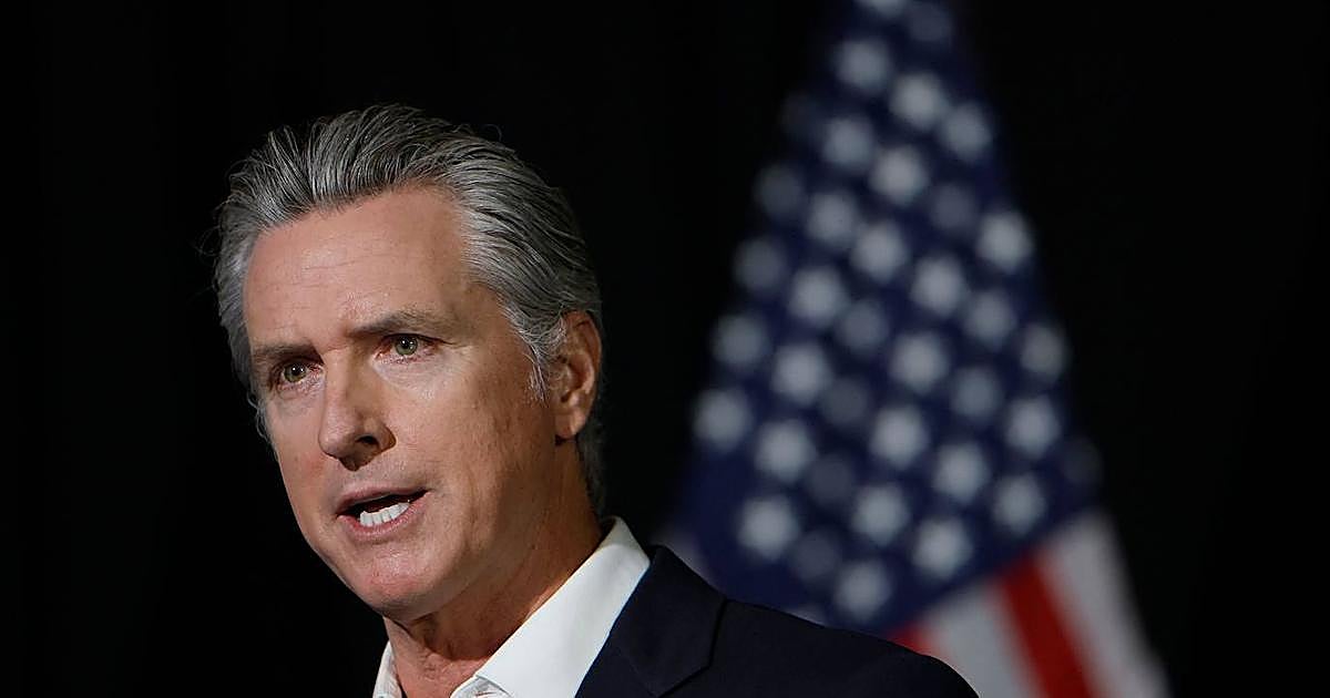 El gobernador de California revela que él y su mujer están a punto de ser imputados