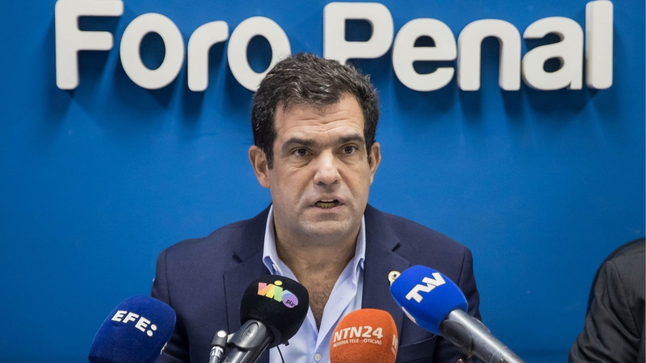 “Me sorprende la maldad”: el impactante testimonio de Alfredo Romero tras visita a adolescente de 16 años que fue excarcelada en Venezuela | NTN24.COM