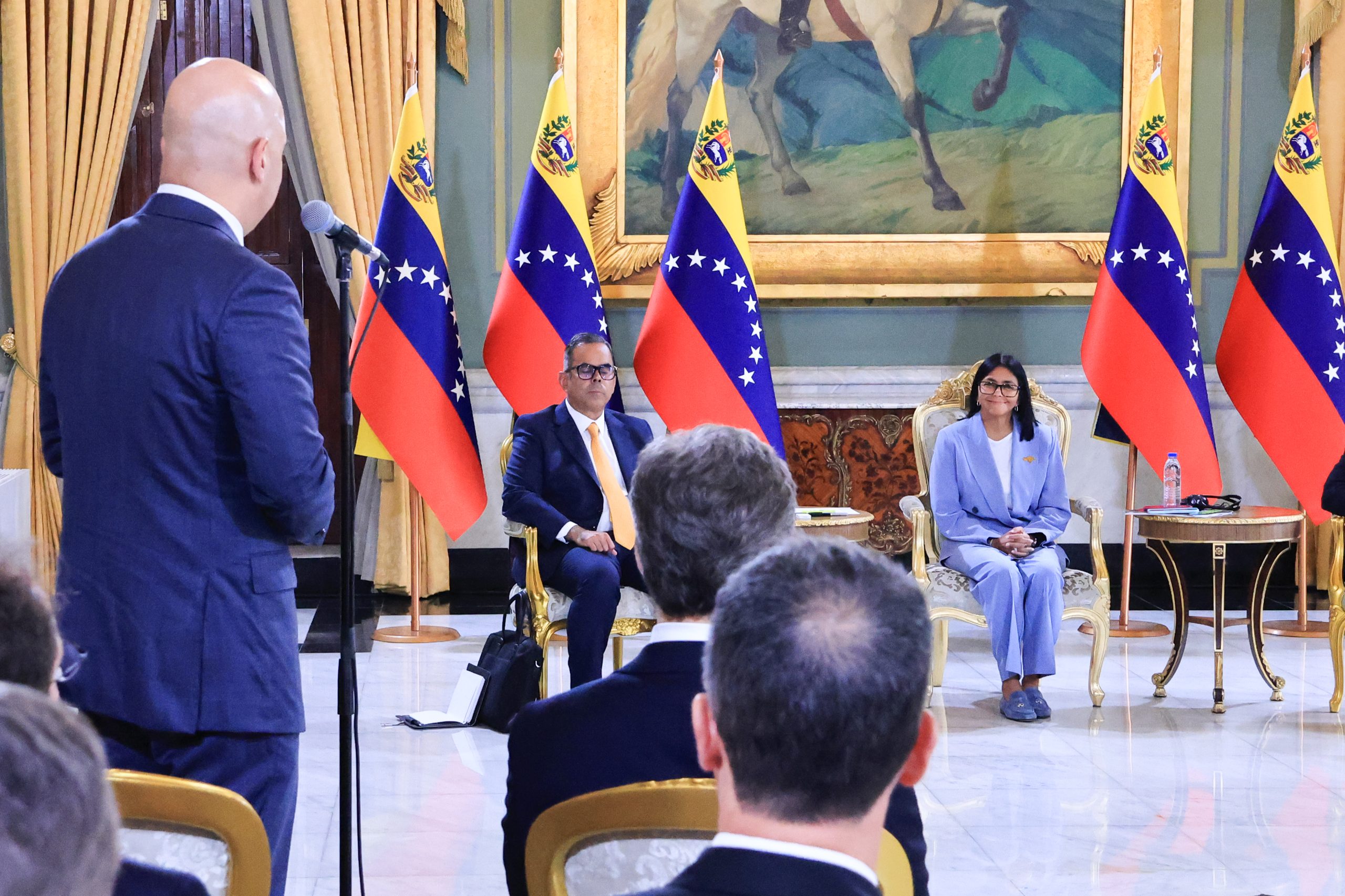 Chavismo firmó acuerdo con General Electric en medio de la grave crisis energética en Venezuela