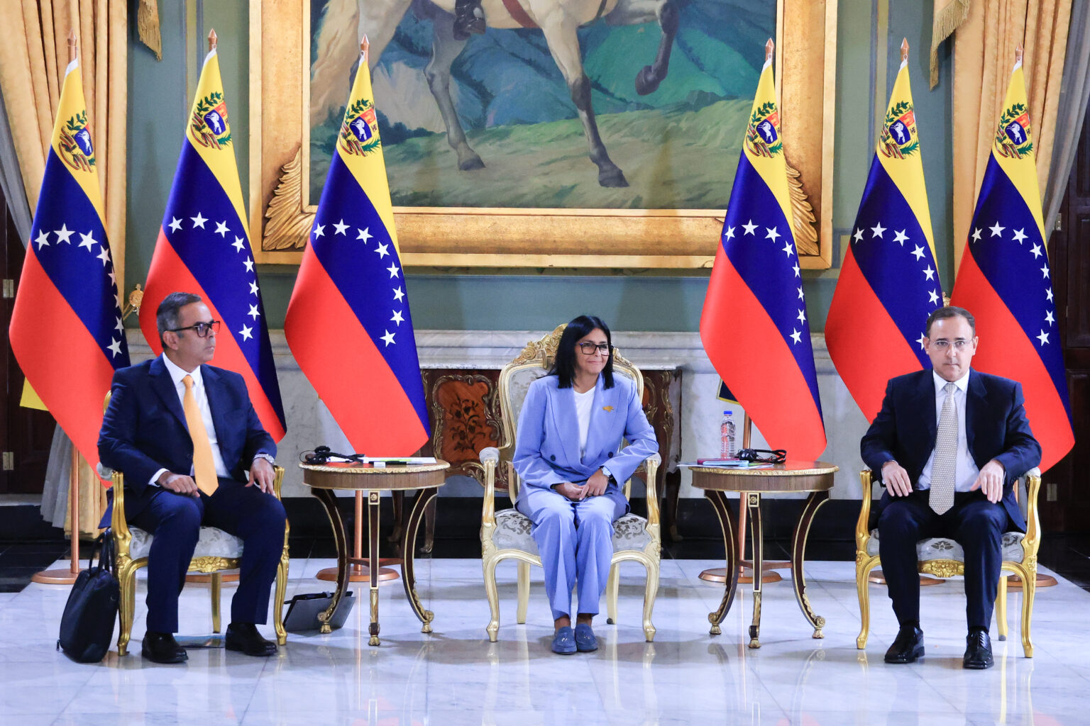 Delcy Rodríguez firma Memorando de Entendimiento con autoridades de General Electric Vernova