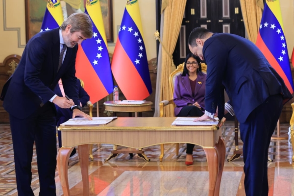 Pdvsa y Repsol firman memorando de entendimiento: estiman sumar 20.000 barriles de crudo liviano en Petroquiriquire – bancaynegocios.com