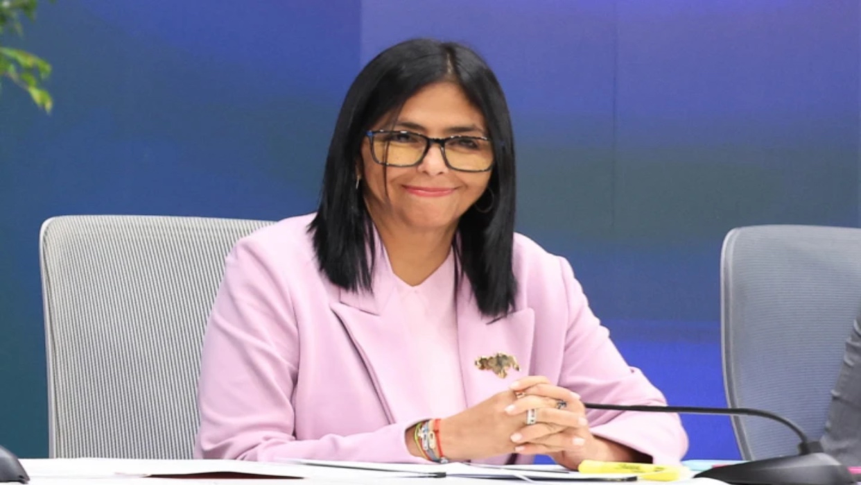 Delcy Rodríguez y gabinete de Economía trazan hoja de ruta para expandir fuerzas productivas