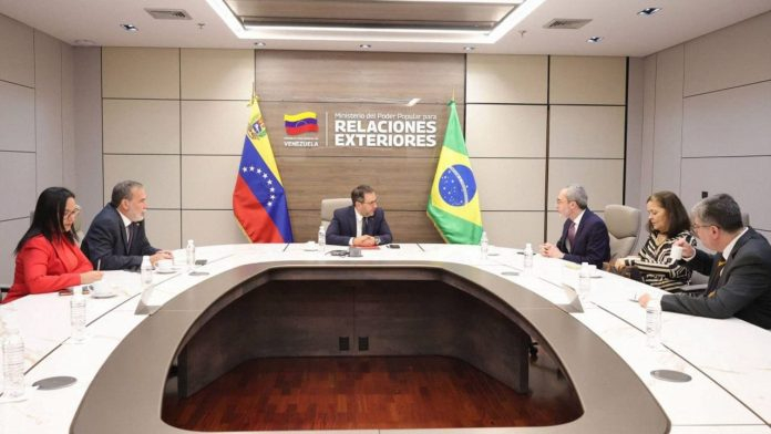 Venezuela y Brasil establecen agenda de cooperación tras encuentro con representantes de empresas y negocios