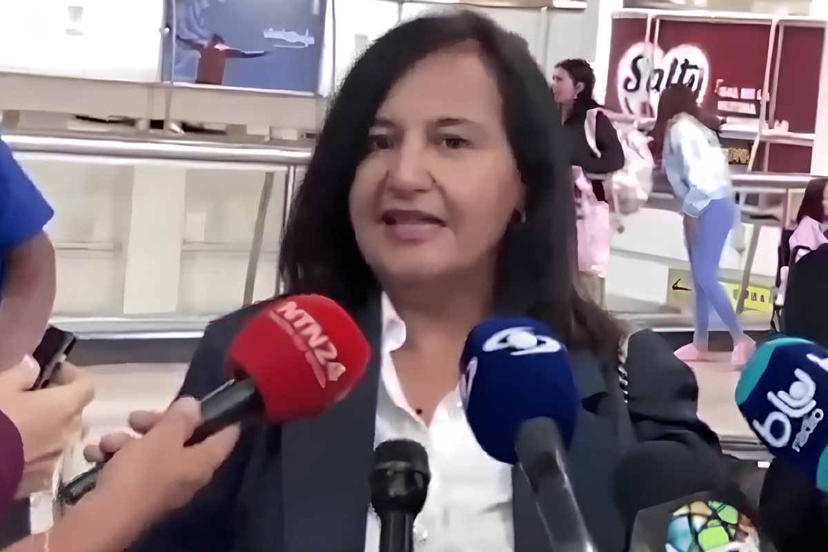 Dinorah Figuera confirmó, a su llegada a Venezuela, que se reunirá con John Barrett y Jorge Rodríguez