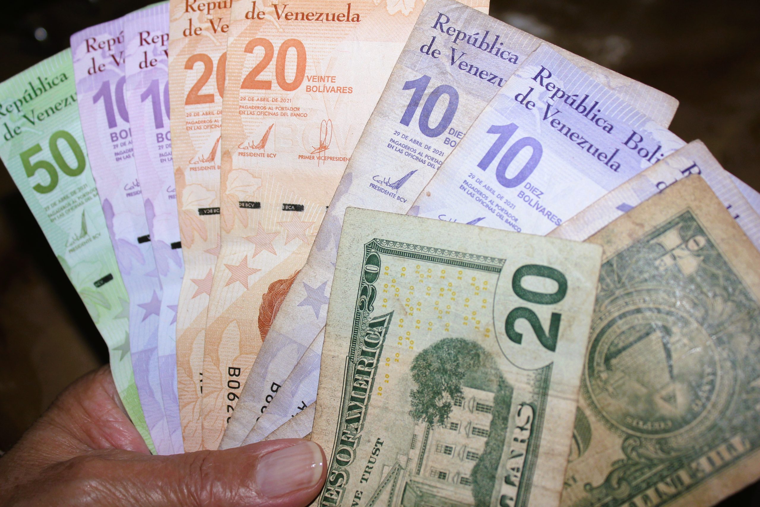 Dólar BCV aceleró su alza y el euro retrocedió de forma inesperada