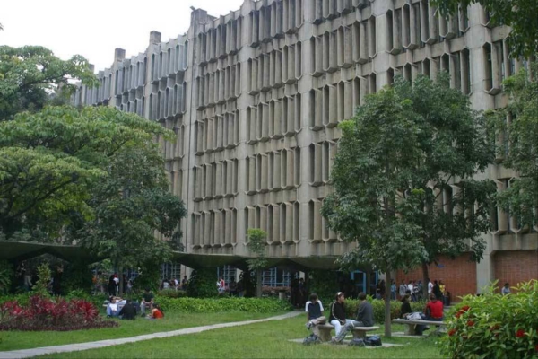 UCAB lanza programa de becas con exoneración del 30% para migrantes venezolanos retornados – bancaynegocios.com