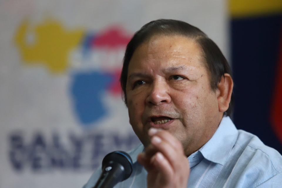 Andrés Velásquez insta a no perder el foco democrático tras reunión de Dinorah Figuera con el chavismo