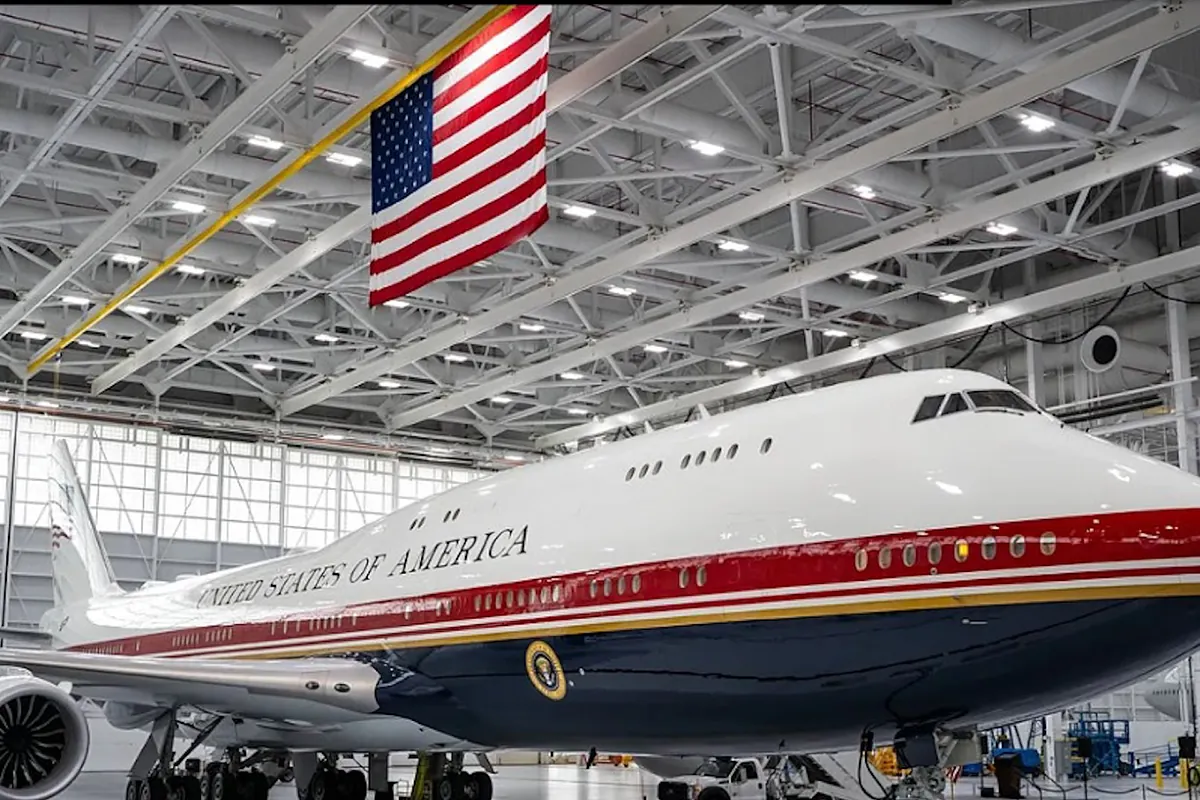 Trump exhibe el nuevo Air Force One, un Boeing valorado en 400 millones de dólares