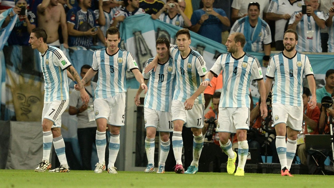 Excompañero de Messi en Argentina mostró síntomas de infarto durante una rueda de prensa y fue hospitalizado de emergencia | NTN24.COM