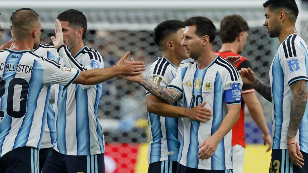Con goles de Messi, el goleador de los mundiales, Argentina venció a Austria y se clasificó a la siguiente ronda del Mundial | NTN24.COM