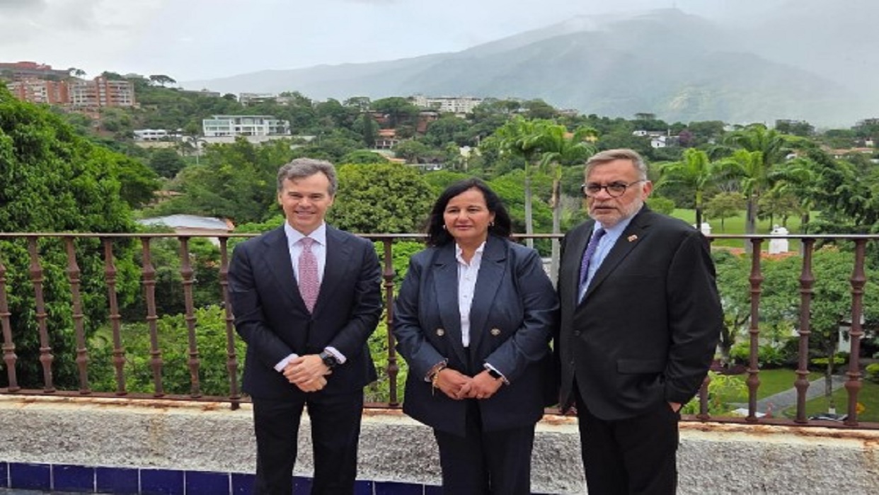 John Barrett se reunió con Dinorah Figuera: EEUU continúa fomentando la reconciliación política entre las autoridades institucionales venezolanas