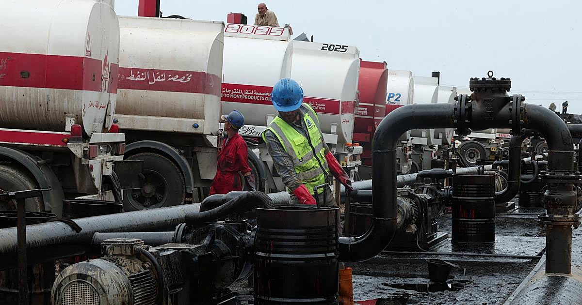 EE.UU. levanta las sanciones contra el petróleo iraní durante dos meses tras las conversaciones del alto el fuego