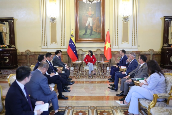 Llega a Venezuela el canciller de Vietnam para revisar relaciones y cooperación bilateral – bancaynegocios.com