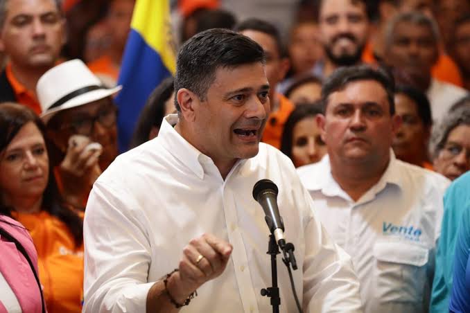 Freddy Superlano pidió la inclusión de María Corina Machado en negociaciones para designar nuevo CNE
