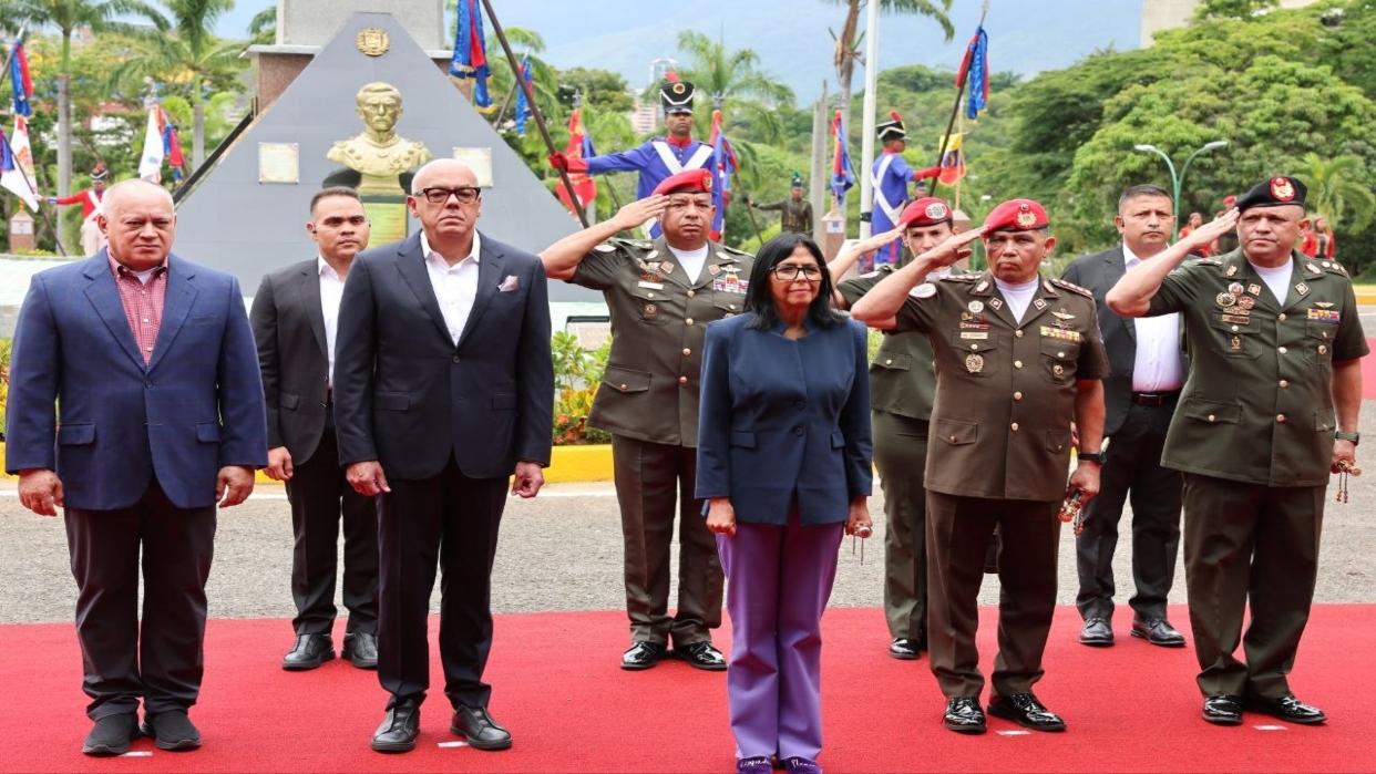Presidenta (e) Delcy Rodríguez lideró actos por el 205 aniversario de la Batalla de Carabobo y Día del Ejército Bolivariano