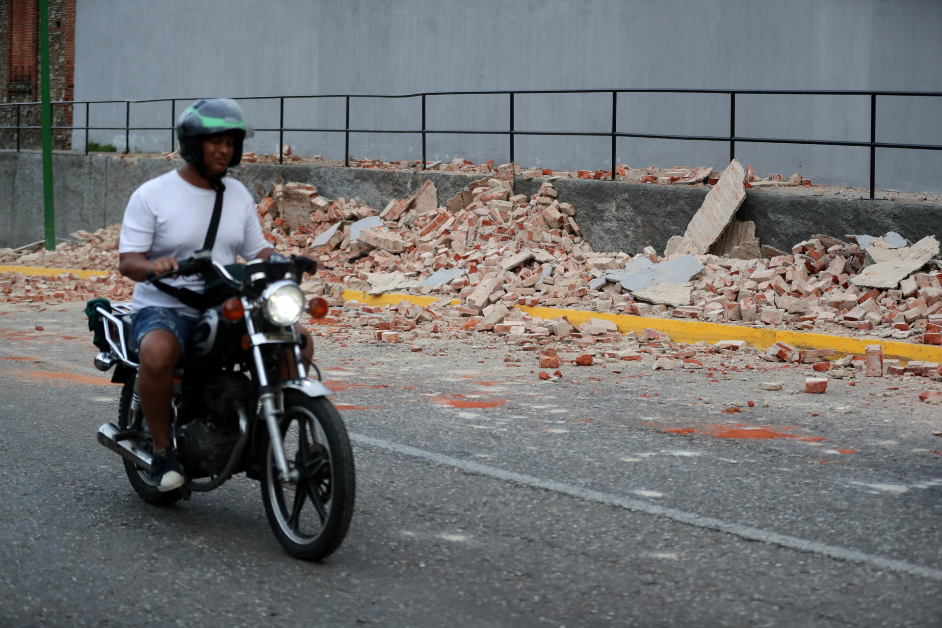 Gobierno de Puerto Rico pide “tranquilidad” por alerta de tsunami tras sismo en Venezuela