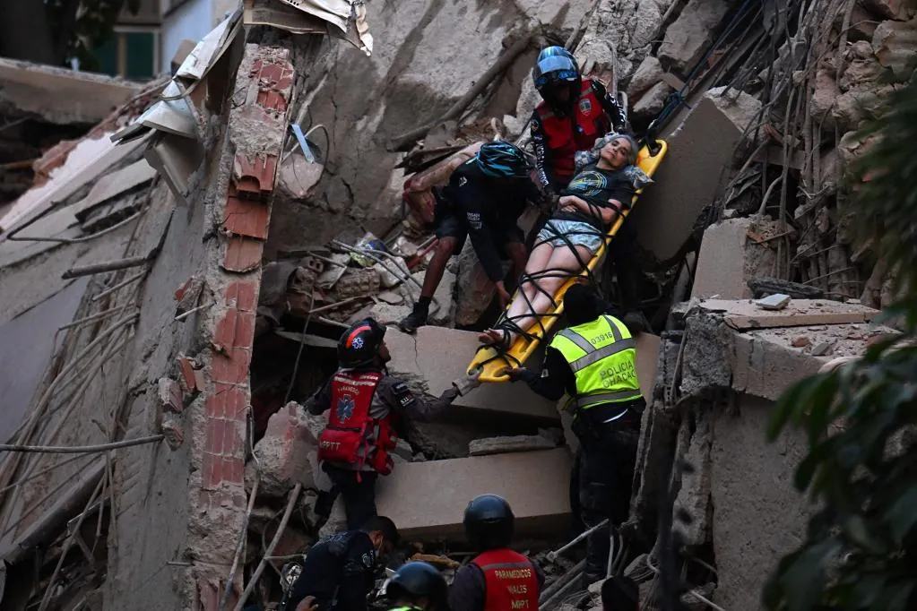 Estado de emergencia y “un número devastador de muertos” tras los dos terremotos que han sacudido Venezuela