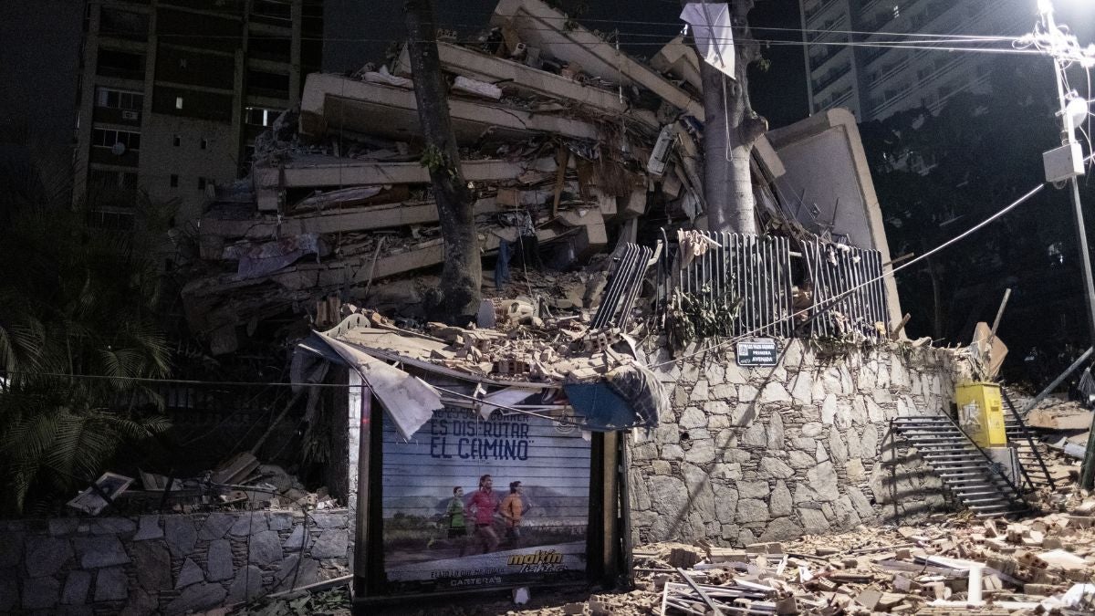 Al menos 164 muertos y casi 1.000 heridos por devastadores terremotos en Venezuela, según primer reporte | NTN24.COM