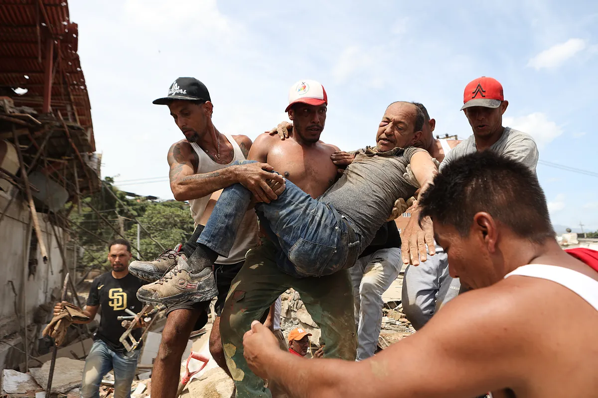 España se moviliza a contrarreloj por la tragedia de Venezuela: 59 militares, 8 perros y ayuda de la AECID