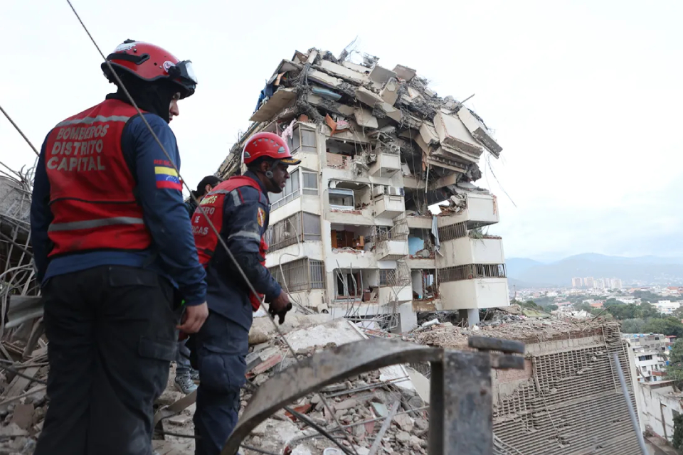 Más de 15 países envían rescatistas y ayuda a Venezuela tras los terremotos