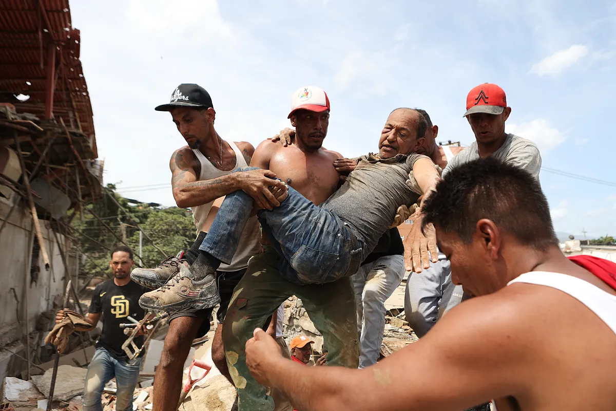 Dos españoles han muerto y 90 no han sido localizados tras los terremotos, incluida la delegada del Gobierno de Canarias en Venezuela, Isabel Jara