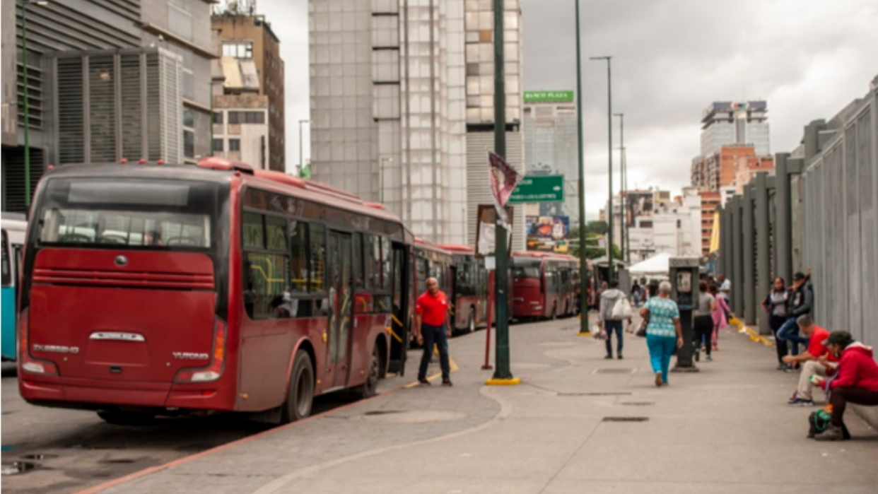 Activan plan de contingencia de transporte tras sismos en el país: evalúan sistemas ferroviarios y despliegan unidades terrestres