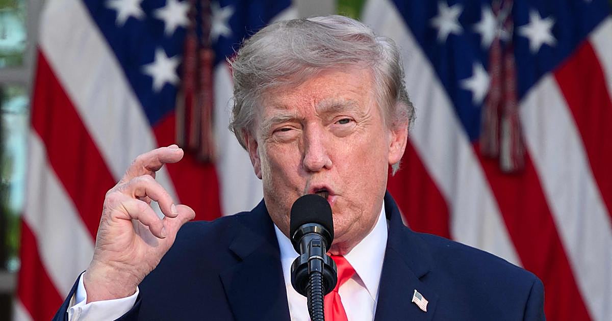 Trump acusa a Irán de una violación «imprudente» del alto el fuego tras atacar un buque en Ormuz