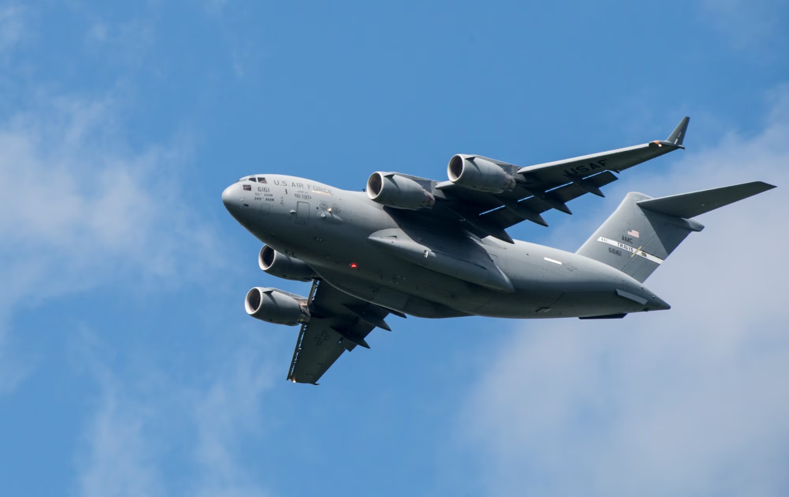 VIDEO: Así llegó el enorme C-17 Globemaster de la Fuerza Aérea de EEUU a Venezuela