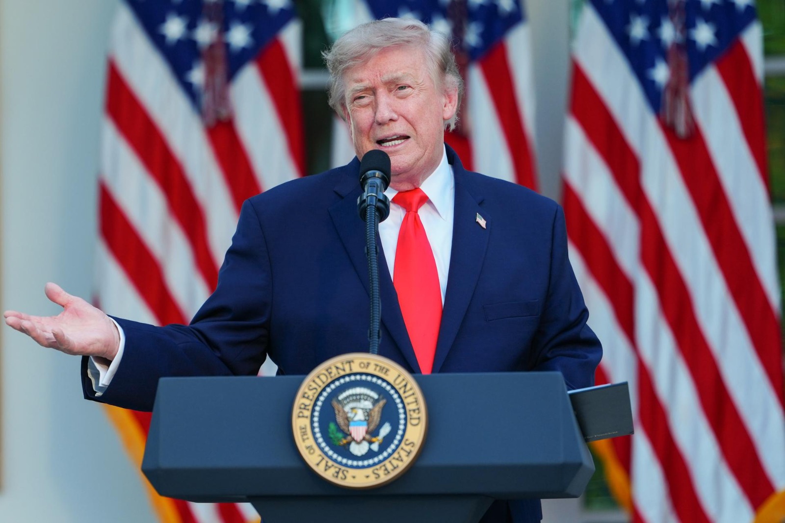 Trump reiteró respaldo a las operaciones humanitarias en Venezuela (VIDEO)