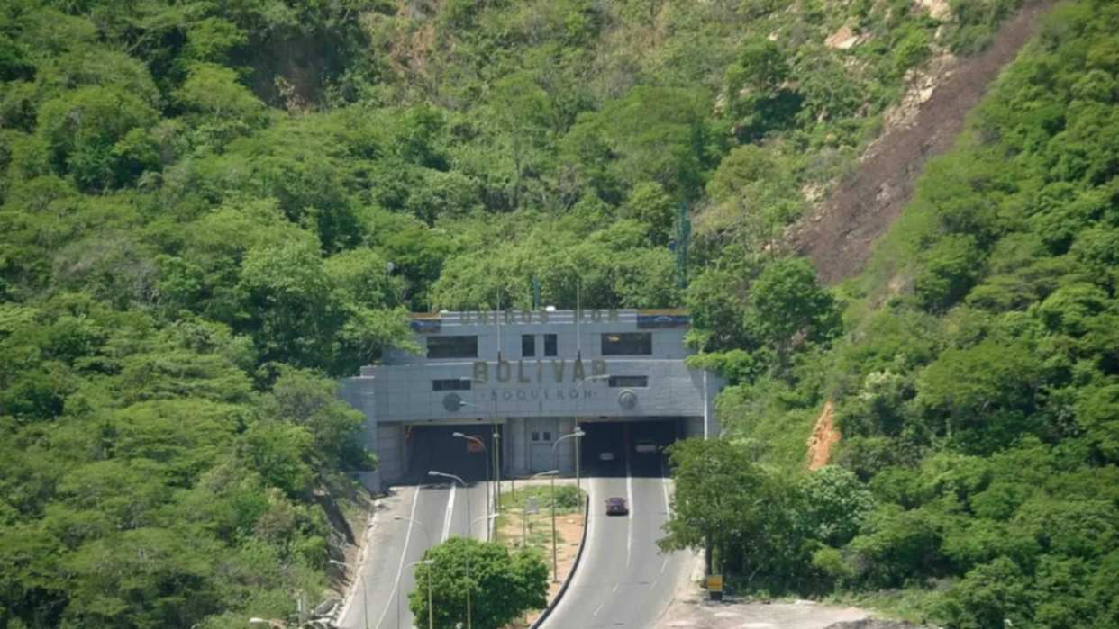 Jorge Rodríguez insta a evitar desplazamientos innecesarios hacia La Guaira para no obstruir el tránsito