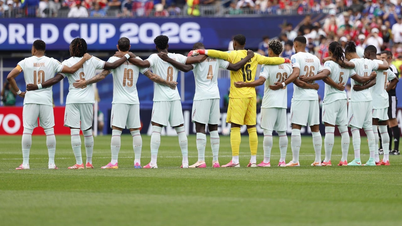 Así se vivió sentido minuto de silencio por Venezuela en el partido más atractivo de la fase de grupos del Mundial | NTN24.COM