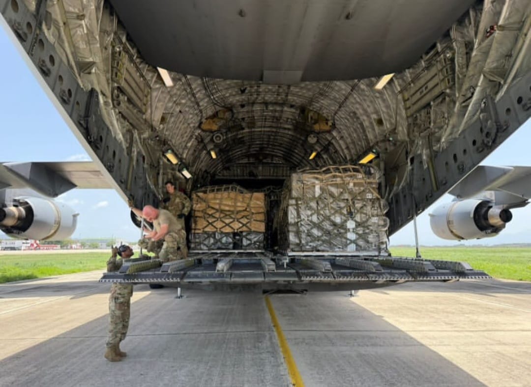 Ayuda humanitaria de EE. UU. llega a Venezuela para reforzar la emergencia por terremotos