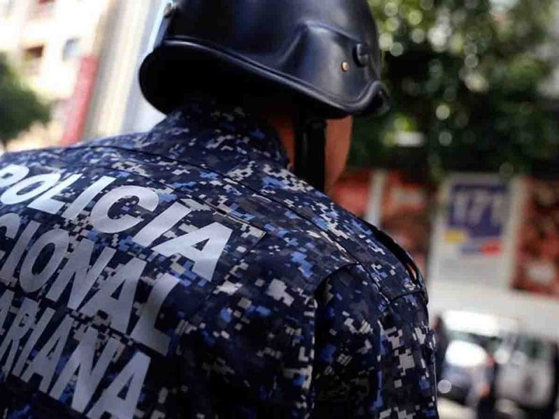 Motorizados con ayuda humanitaria rompieron piquete de la PNB en Punta de Mulatos (VIDEO)