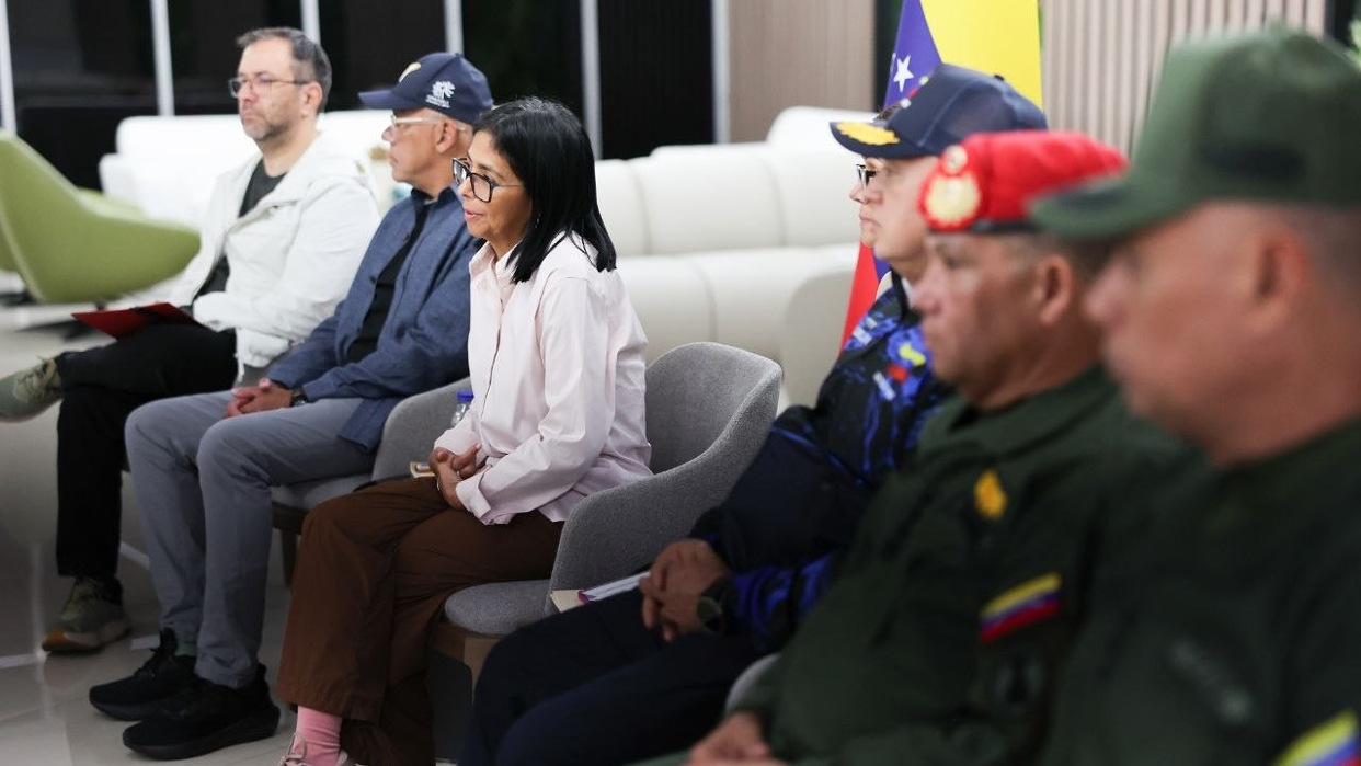 Gobierno informa el rescate de 33 personas con vida tras terremotos en el país