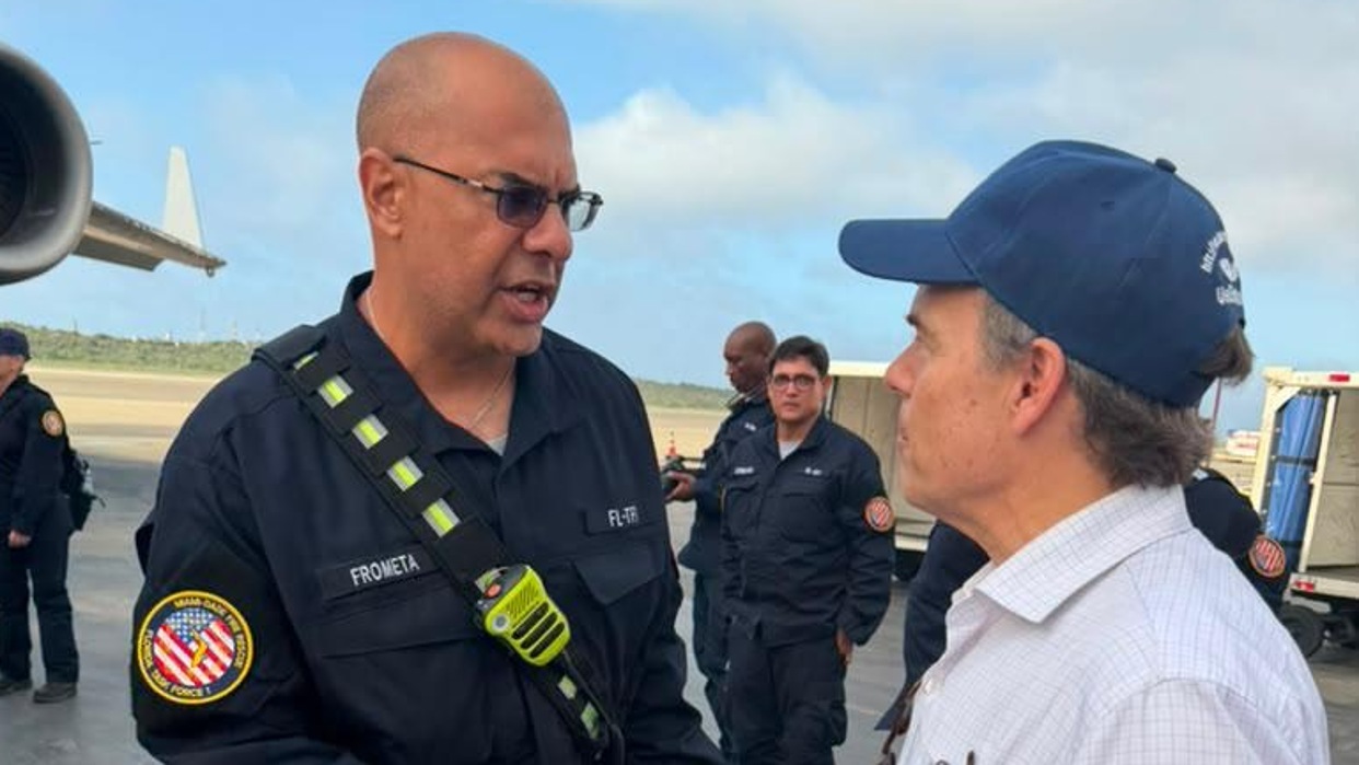 Encargado de Negocios de EEUU en Caracas recibe equipo de búsqueda y rescate USAR Miami -Dade