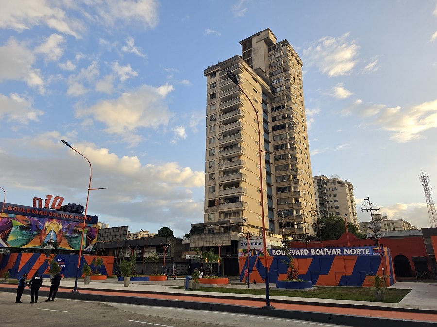 Sismo de magnitud 5.5 dejó en estado crítico el edificio Bella Vista de la av. Bolívar Norte de Valencia