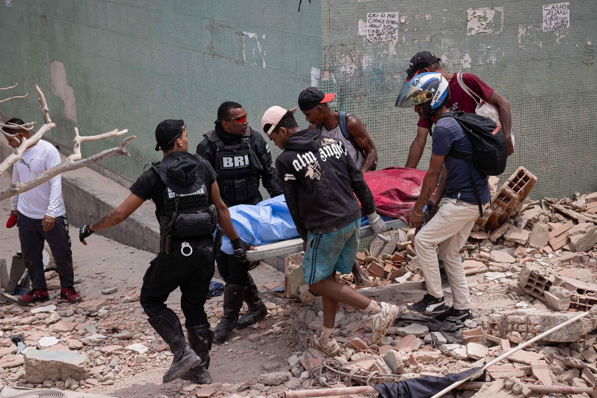 Se elevan a 1.450 las personas fallecidas por el doble terremoto en Venezuela