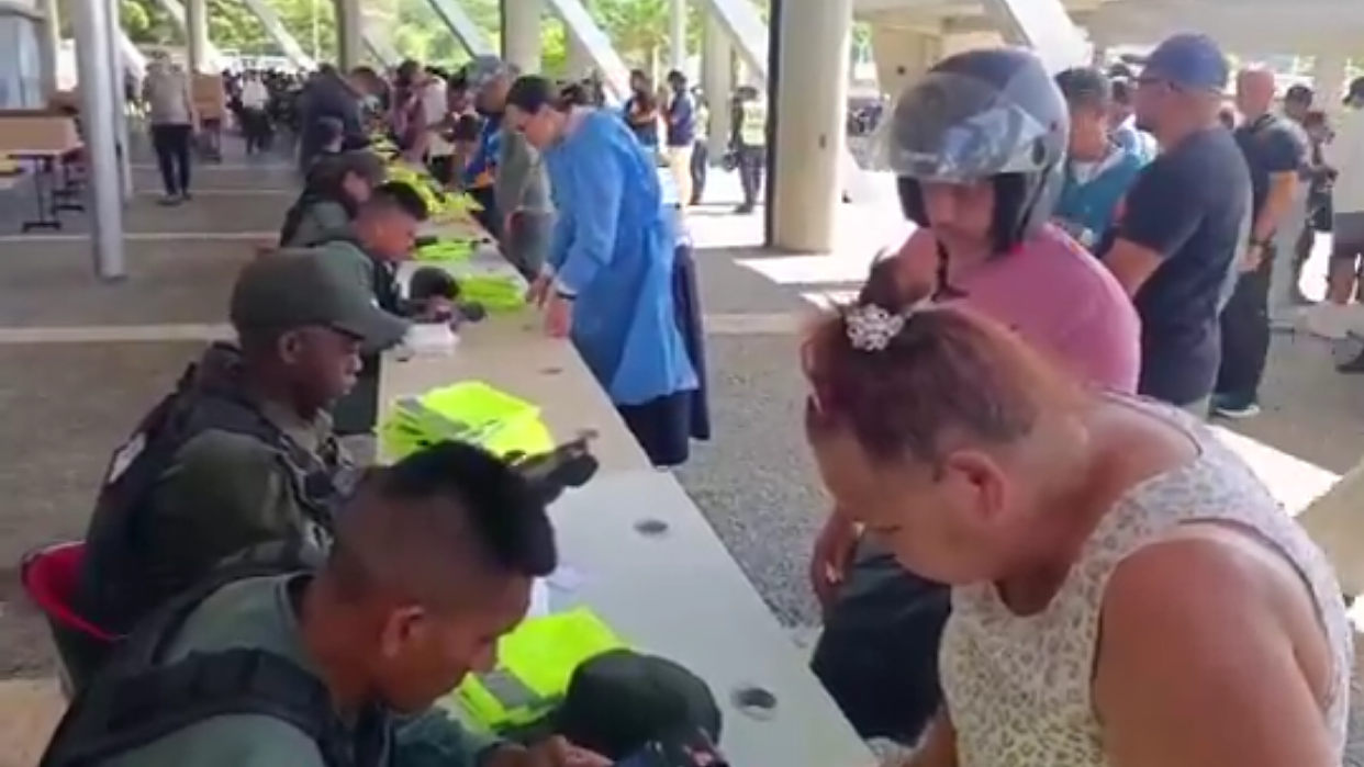 Reportan el registro de 7.876 voluntarios para apoyar a la población de La Guaira