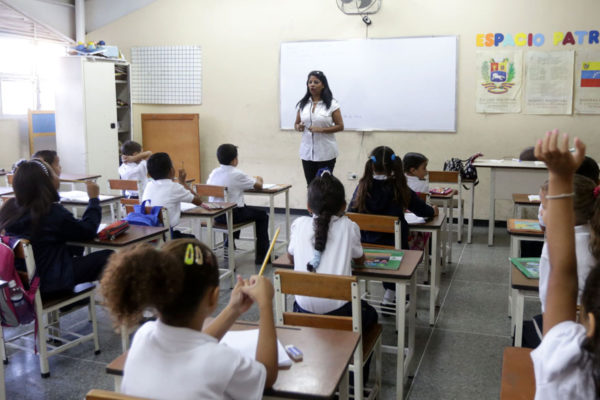 Se suspenden las clases en todo el país por una semana más, informó Delcy Rodríguez – bancaynegocios.com