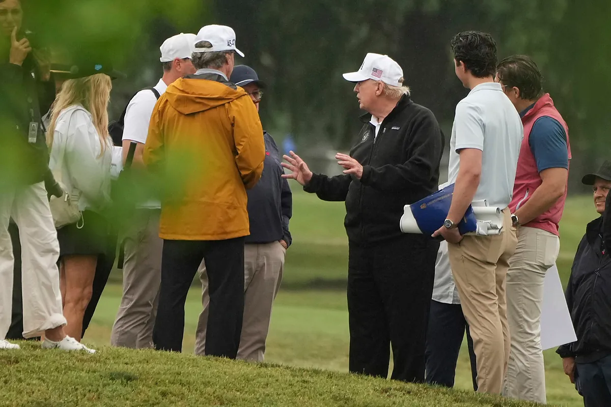 Trump anuncia la renovación del campo público de golf East Potomac de Washington para convertirlo en “uno de los mejores del mundo”