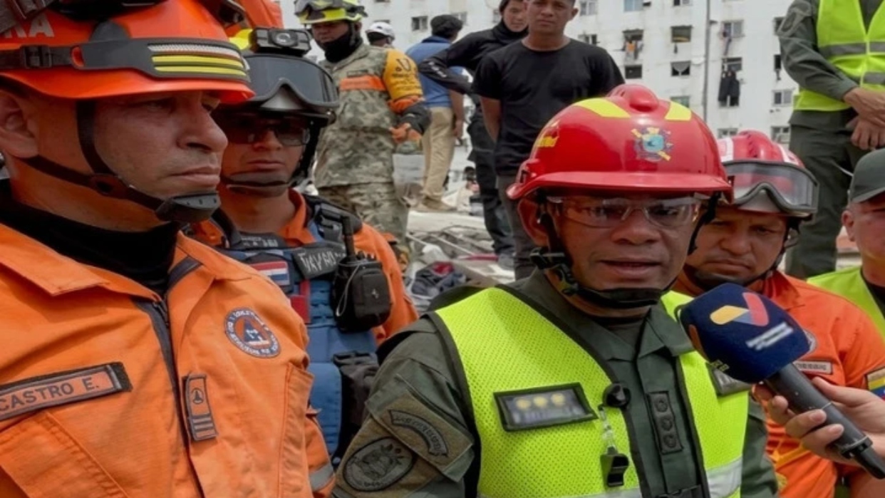 FANB y cuerpos de rescate hallan a sobrevivientes en edificio colapsado de Tanaguarena