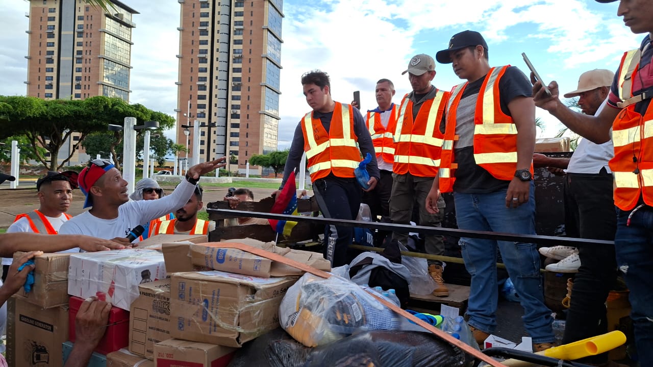 De Bolívar a La Guaira: mineros se suman a las labores de rescate