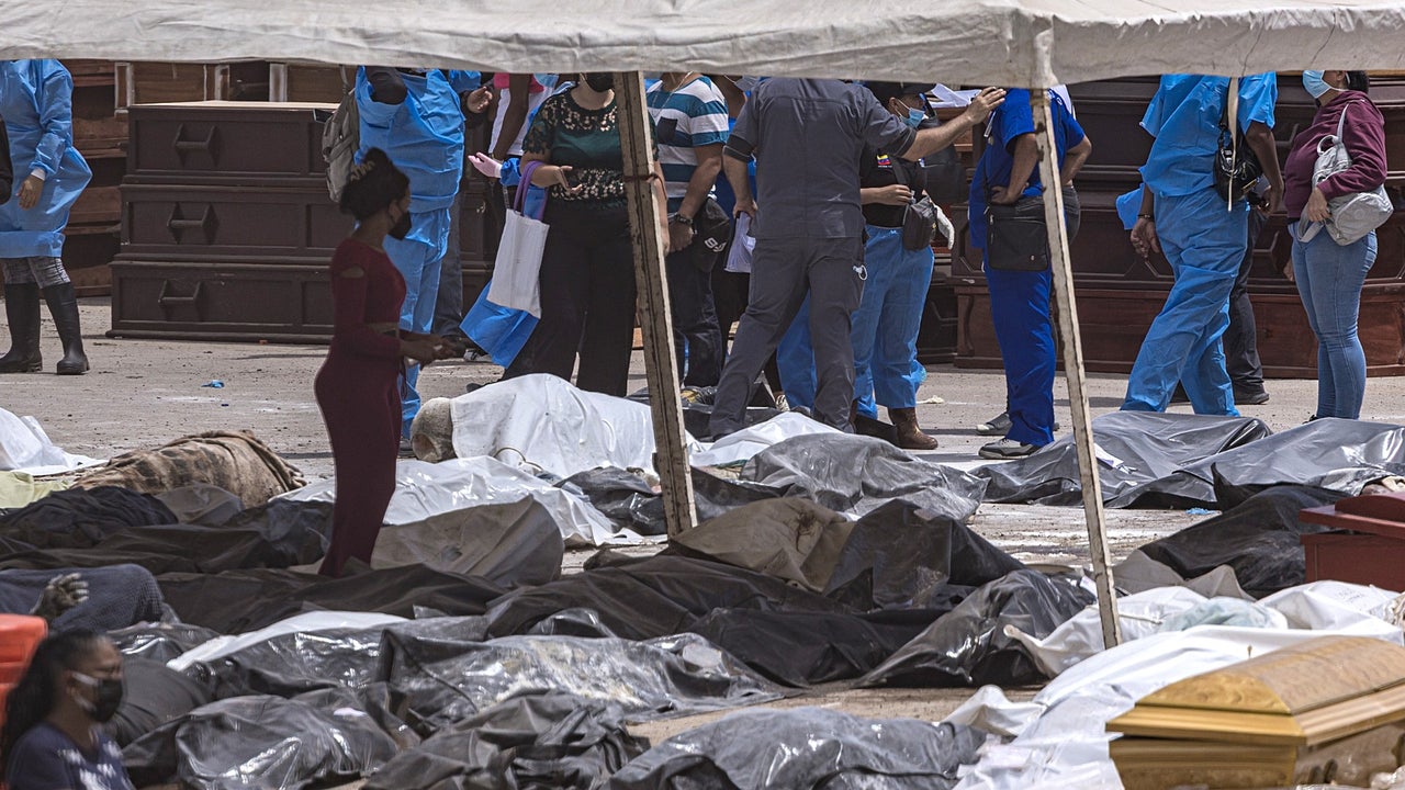 Capacidad técnica forense en Venezuela fue desbordada: familiares esperan identificación y entrega de los cuerpos | NTN24.COM