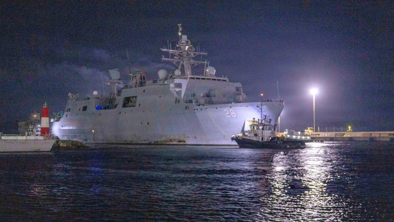 “Apoyando al pueblo de Venezuela”: Comando Sur publica imágenes del buque anfibio USS Fort Lauderdale en el Puerto de La Guaira | NTN24.COM